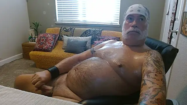Snapshot of musclebearnips chatting on 29, 10, 2025 musclebearnips online show from 29, 10, 2025
