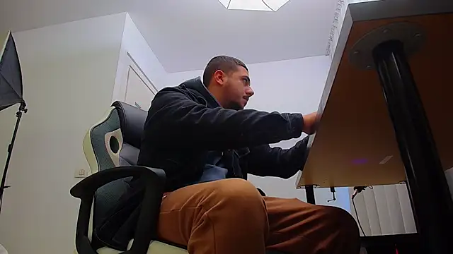 JoshKnights online show from 7, 10, 2025