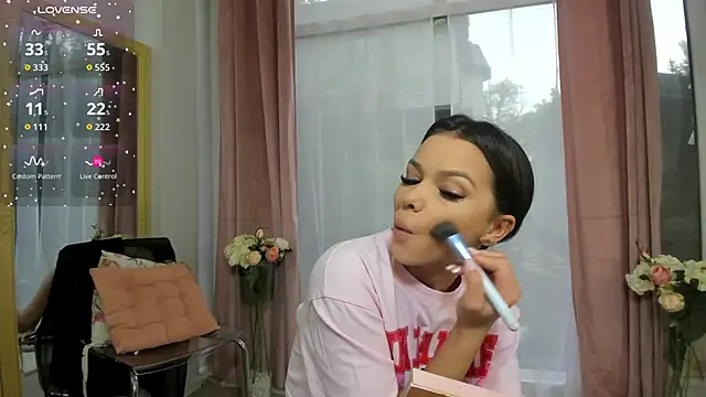 Snapshot of Selena_Reeves chatting on 11, 10, 2025 Selena Reeves online show from 11, 10, 2025