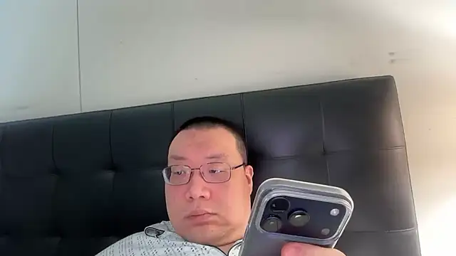 slaveasianboy online show from 21, 4, 2026