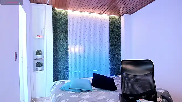 victoria mooree online show from 9, 3, 2026