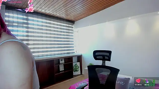 victoria mooree online show from 11, 4, 2026