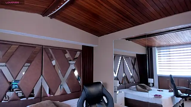 victoria mooree online show from 20, 12, 2025