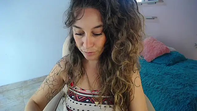 Paula Paz online show from 19, 9, 2025