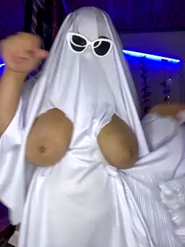 CharlotteMillers online show from 30, 10, 2025