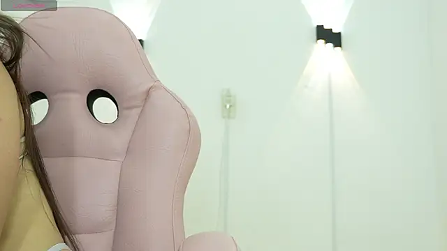 Emma jamess online show from 14, 2, 2026