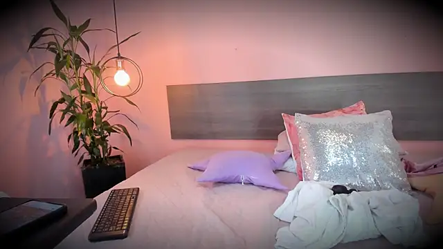  aline hall online show from 20, 9, 2025