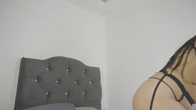 olivia22love online show from 19, 4, 2026