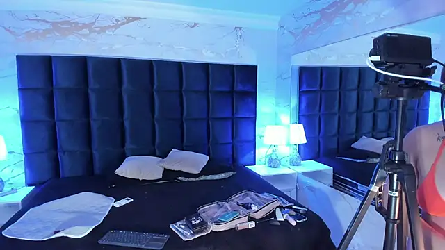 EVELIN MASON online show from 8, 1, 2026