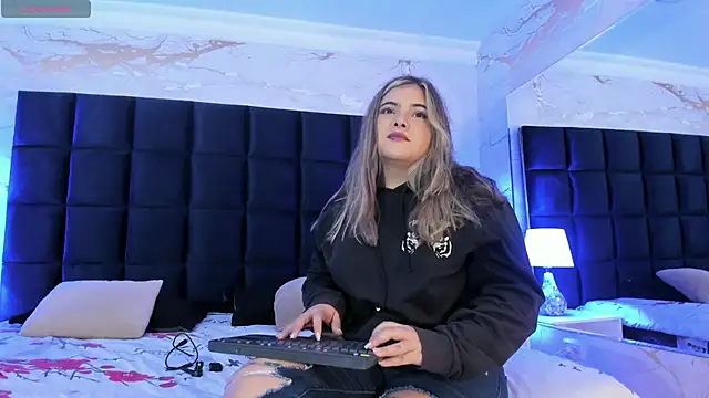 EVELIN MASON online show from 14, 1, 2026