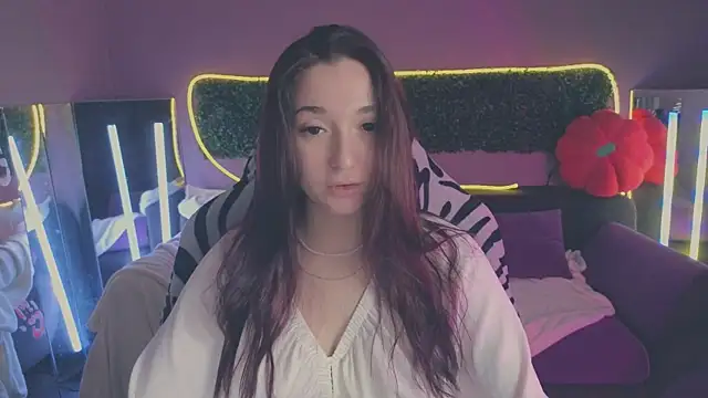 YasmineWest online show from 8, 11, 2025