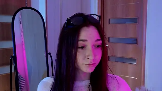 YasmineWest online show from 17, 1, 2025