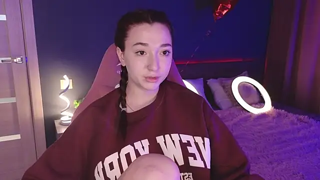 YasmineWest online show from 5, 3, 2025