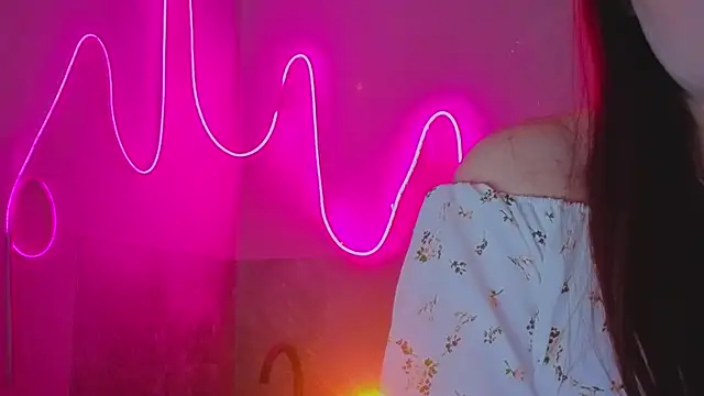 YasmineWest online show from 19, 11, 2025