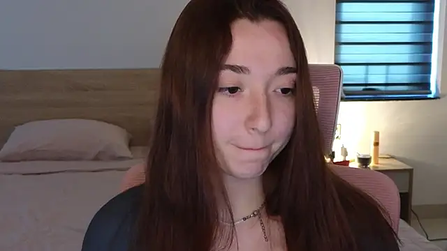 YasmineWest online show from 2, 4, 2026