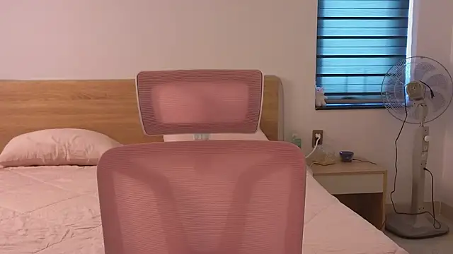 YasmineWest online show from 30, 3, 2026