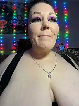 fatfabulous1981 online show from 19, 2, 2026