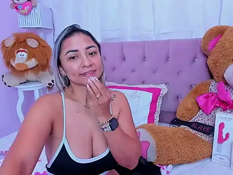 Snapshot of milf_bigass_ chatting on 4, 6, 2026 milf bigass online show from 4, 6, 2026