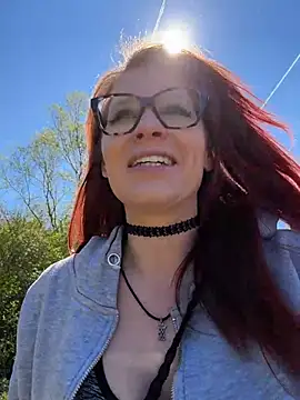 die-EinHORNY-WG online show from 23, 4, 2026