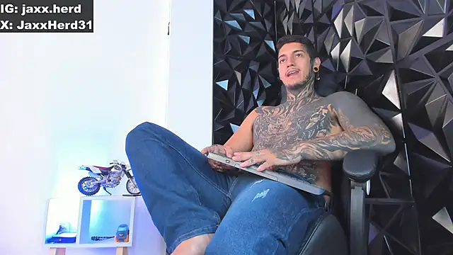 Snapshot of JAXXXONHERD chatting on 12, 2, 2025 JAXXXONHERD online show from 12, 2, 2025
