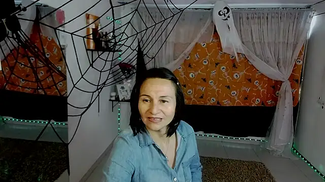 Snapshot of lollita_23_ chatting on 28, 10, 2025 lollita 23 online show from 28, 10, 2025