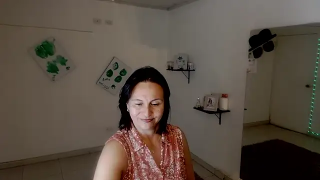 Snapshot of lollita_23_ chatting on 17, 11, 2025 lollita 23 online show from 17, 11, 2025