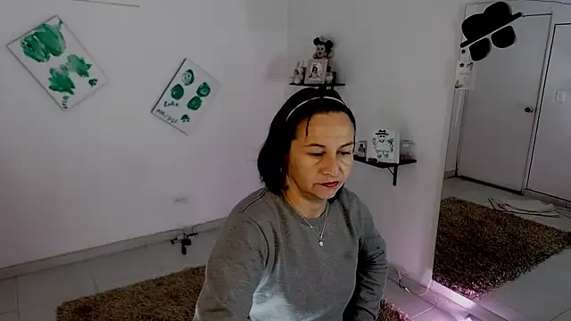 Snapshot of lollita_23_ chatting on 26, 10, 2025 lollita 23 online show from 26, 10, 2025