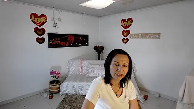 lollita 23  online show from 16, 4, 2026