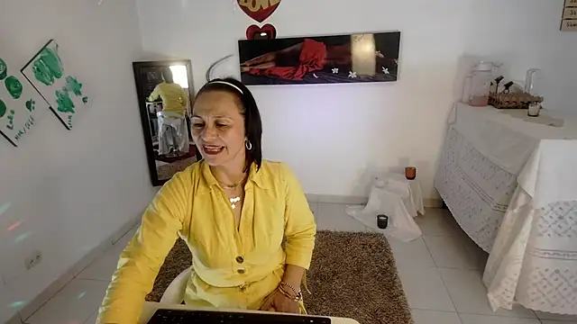 lollita 23  online show from 5, 5, 2026