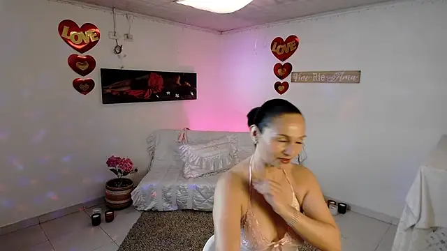 lollita 23  online show from 21, 4, 2026