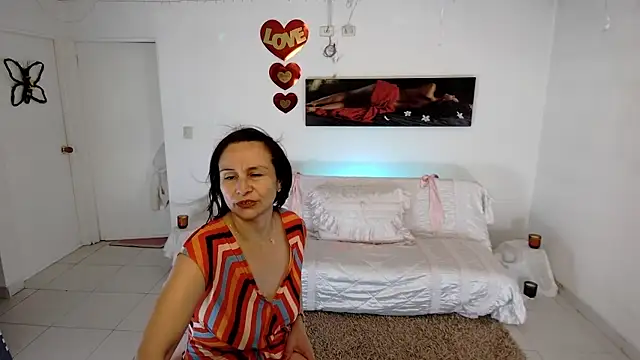 lollita 23  online show from 24, 4, 2026