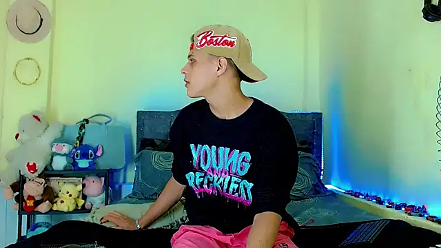 Liamscott  online show from 18, 4, 2026