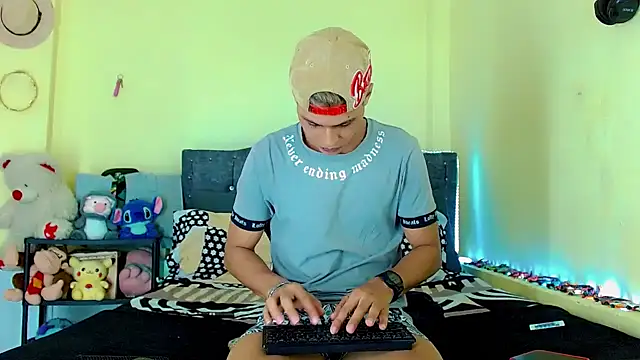 Liamscott  online show from 21, 4, 2026