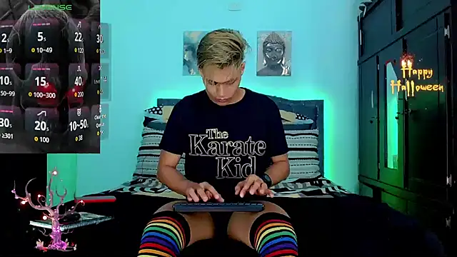 Liamscott  online show from 11, 10, 2025