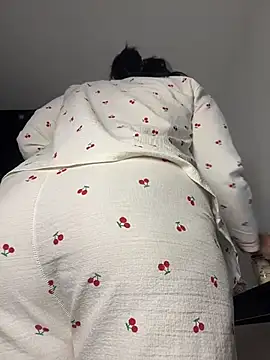 JulianaCastillo online show from 8, 4, 2026