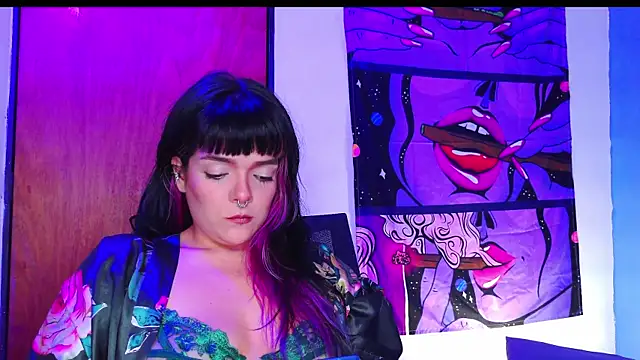 Snapshot of purple_em69 chatting on 7, 7, 2026 purple em69 online show from 7, 7, 2026