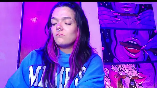 Snapshot of purple_em69 chatting on 11, 7, 2026 purple em69 online show from 11, 7, 2026