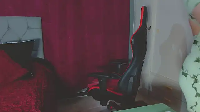 Noamartin  online show from 28, 10, 2025