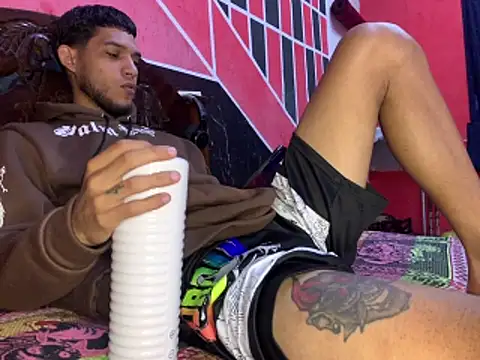 tanned boy online show from 5, 4, 2026