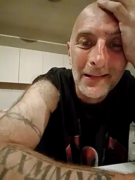 Snapshot of tinybear79 chatting on 27, 5, 2026 tinybear79 online show from 27, 5, 2026
