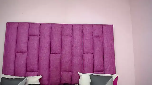 CrushOnMe  online show from 19, 10, 2025