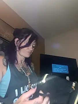 renegade vyxxen online show from 22, 4, 2026