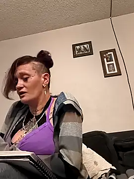 renegade vyxxen online show from 3, 2, 2026