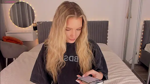 CassieRayss online show from 6, 4, 2026