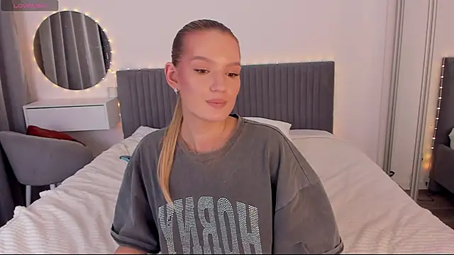 CassieRayss online show from 15, 12, 2025