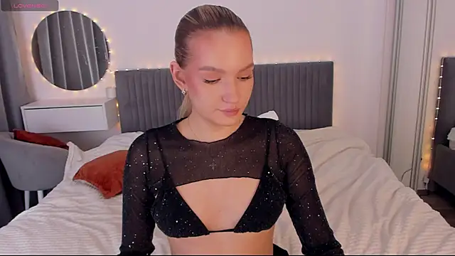 CassieRayss online show from 16, 12, 2025