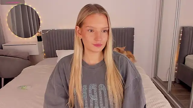 CassieRayss online show from 13, 4, 2026