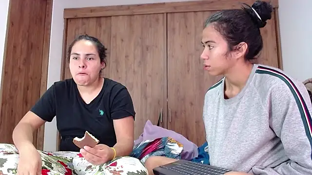 CleoAndAshley online show from 14, 2, 2025