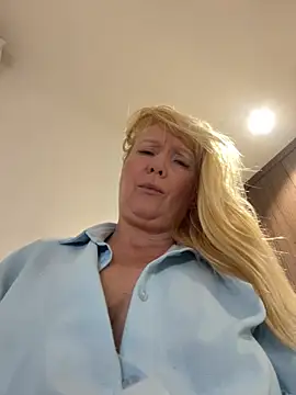 EmmaInLove23 online show from 15, 2, 2025