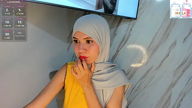 Snapshot of hanaa_18 chatting on 8, 2, 2026 hanaa 18 online show from 8, 2, 2026